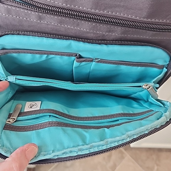 Travelon Anti-Theft Security Quilted Nylon Crossbody Bag Gray/Teal Interior - Picture 2 of 8